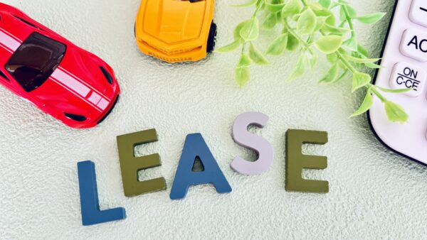 法人名義で契約した車のリース契約の途中解約は可能なのか？｜弁護士監修